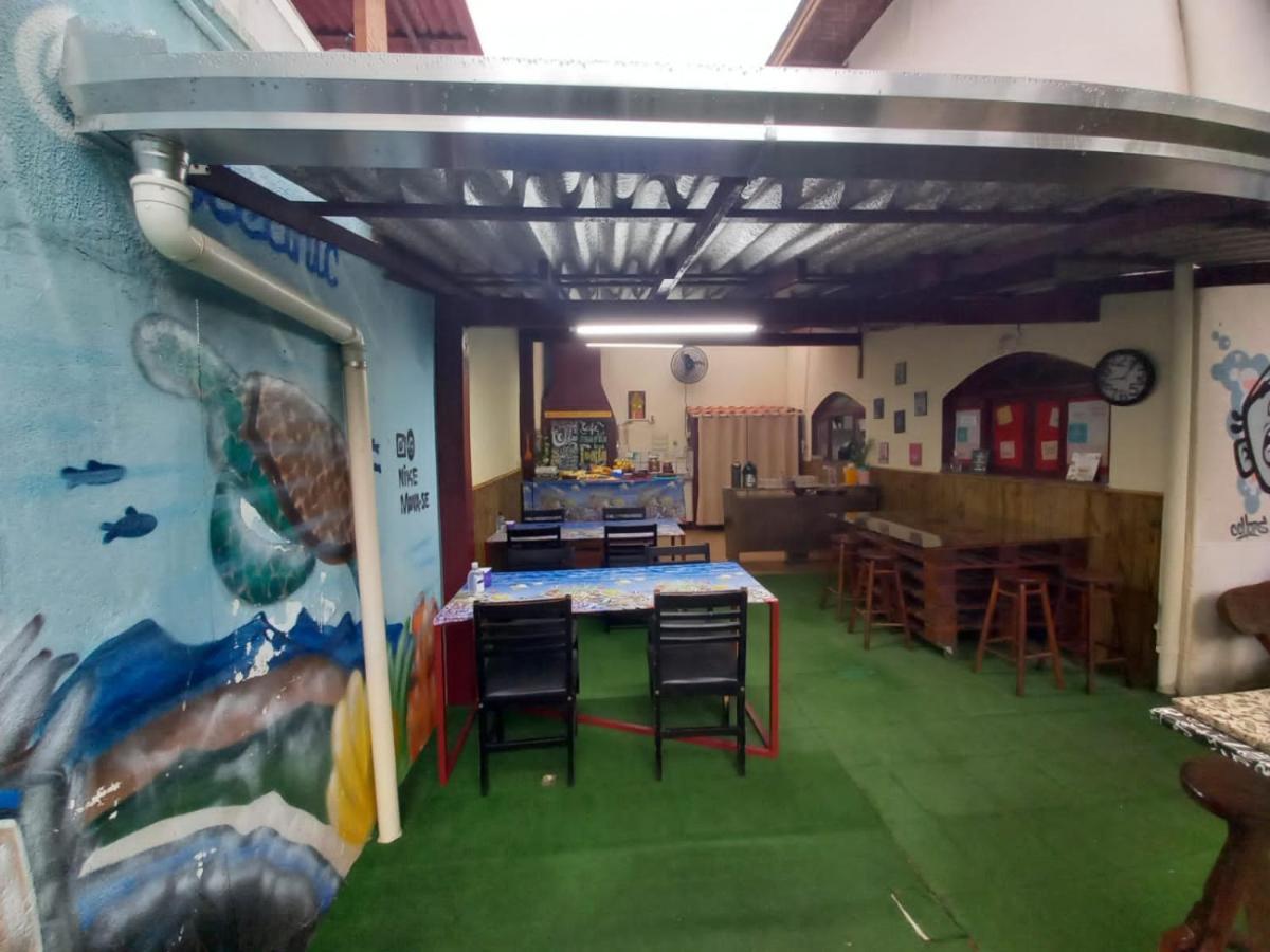 Oceanic Hostel Balneario Camboriu Exterior photo