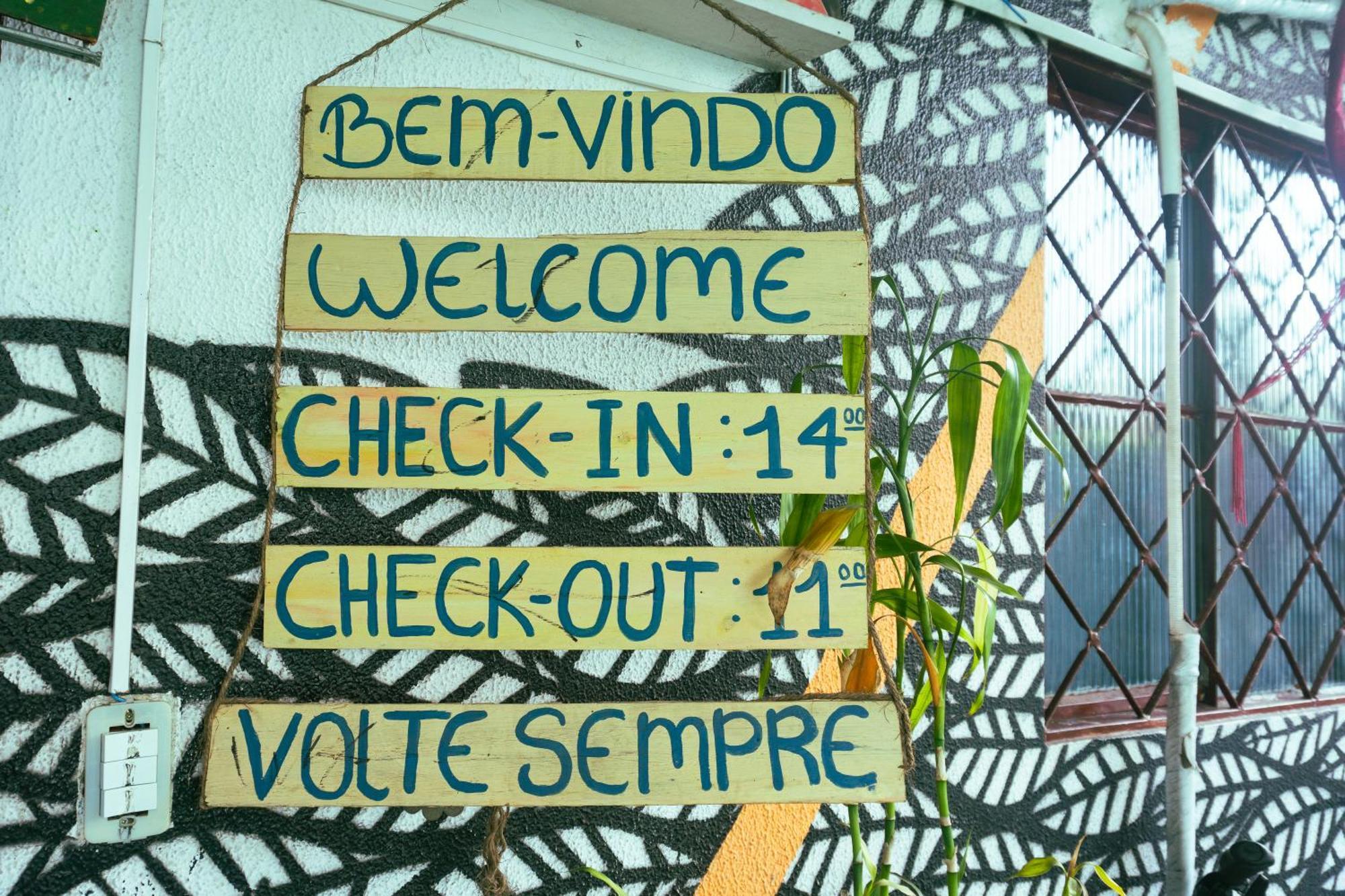 Oceanic Hostel Balneario Camboriu Exterior photo