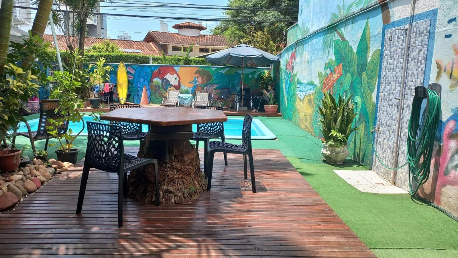 Oceanic Hostel Balneario Camboriu Exterior photo