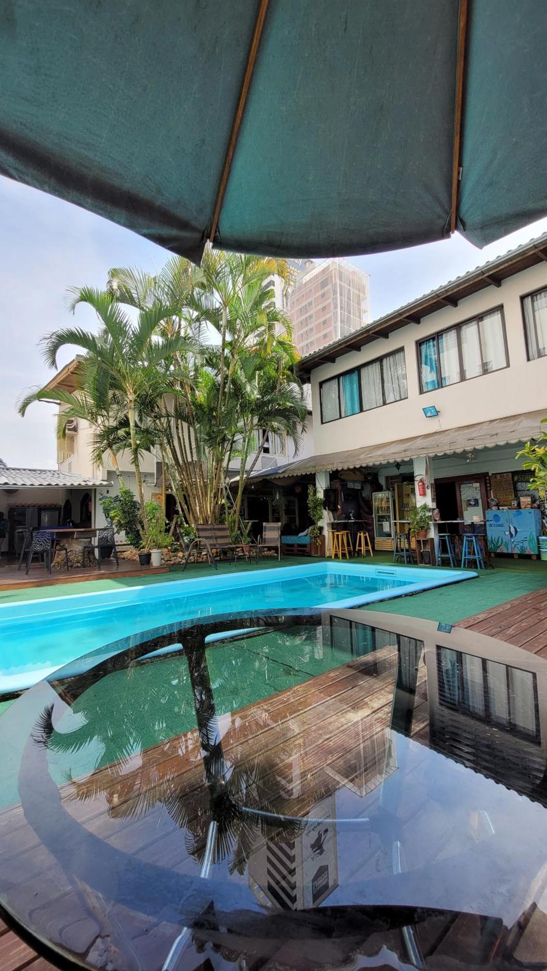 Oceanic Hostel Balneario Camboriu Exterior photo