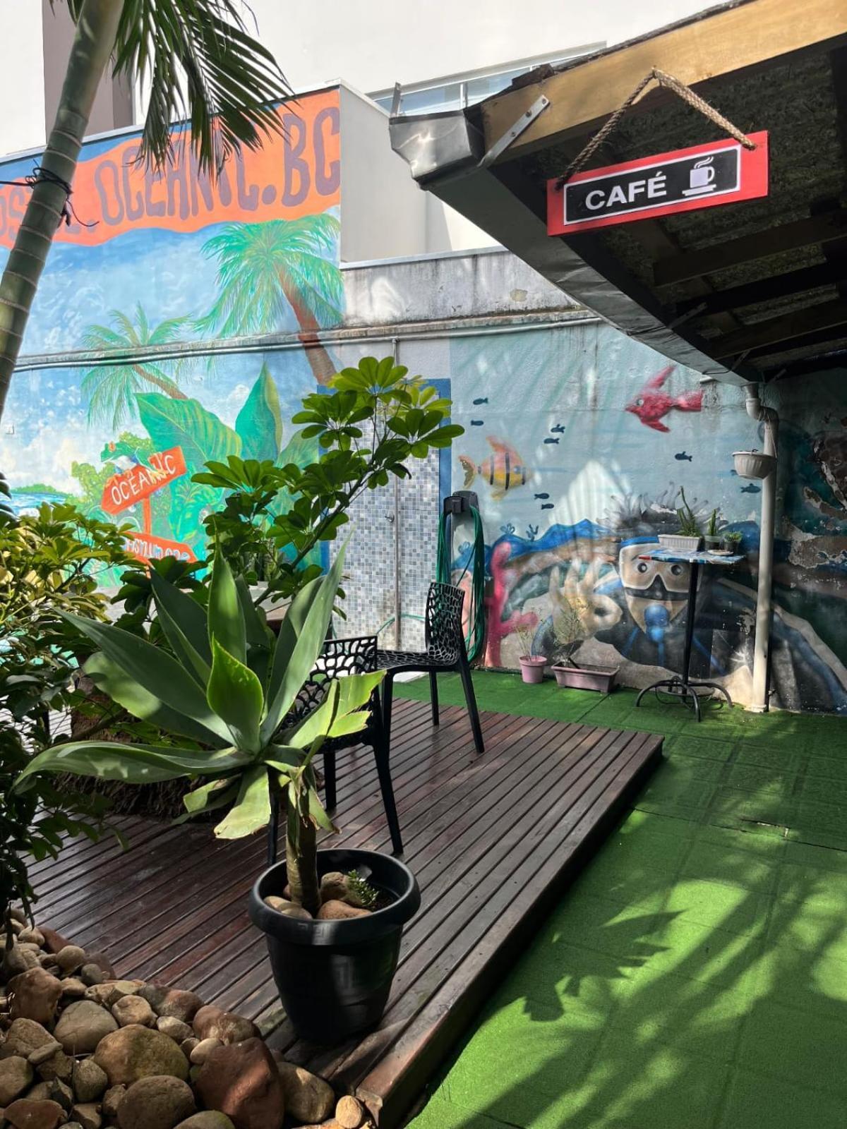 Oceanic Hostel Balneario Camboriu Exterior photo