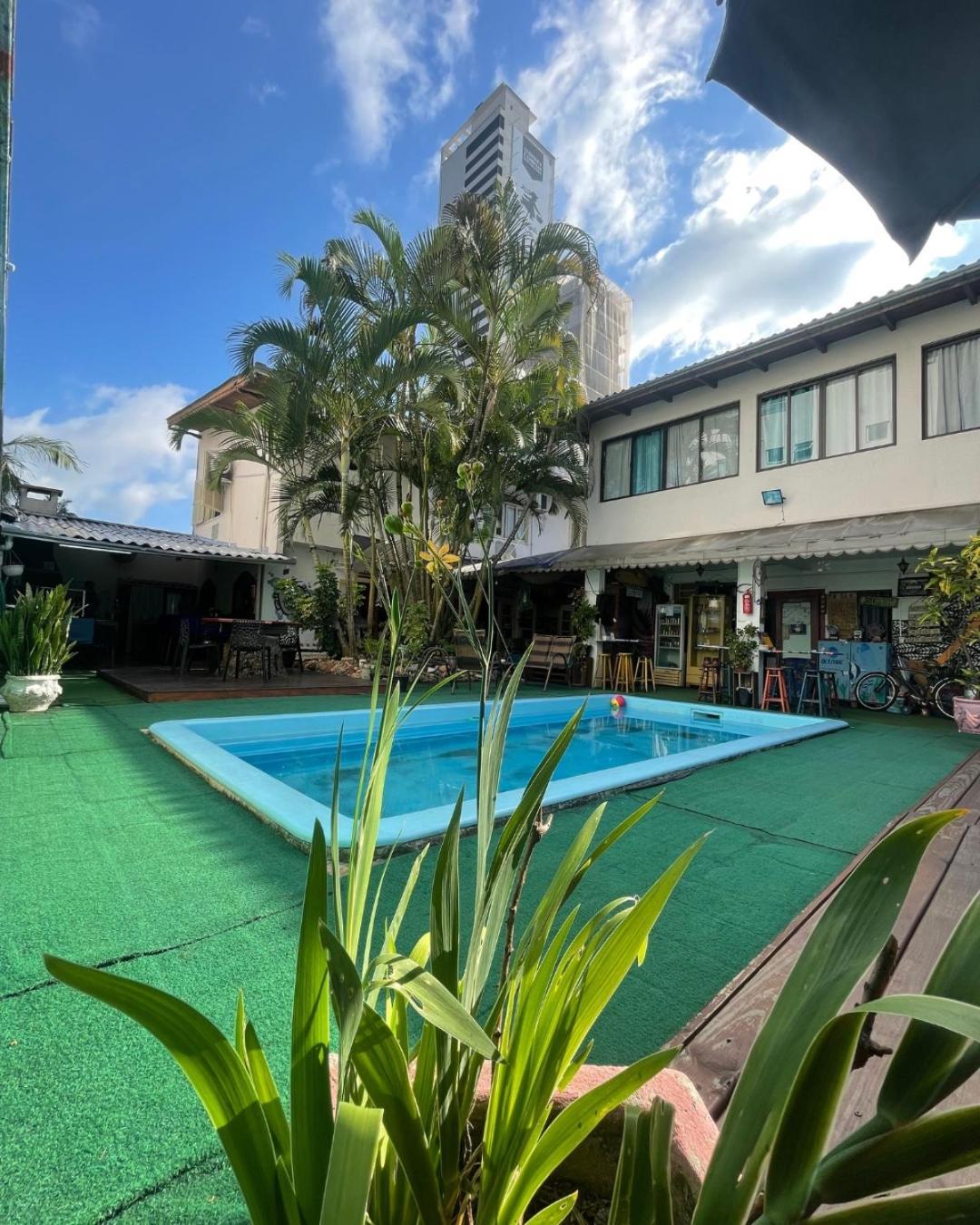 Oceanic Hostel Balneario Camboriu Exterior photo